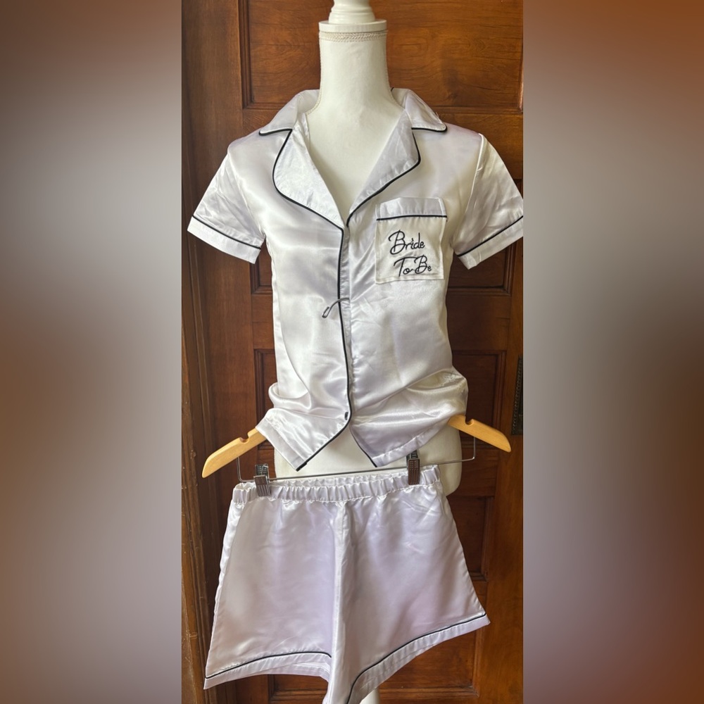 Boohoo Bride To Be Satin Embroidered PJ Short Set